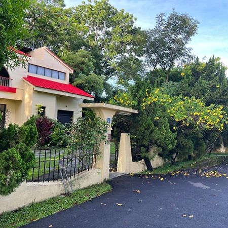 Meinong Yun Shanju Homestay Mei-nung Bagian luar foto